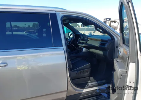 2021 Chevrolet Suburban 2Wd Premier z USA, uszkodzony, nr VIN 1GNSCFKD7MR492702